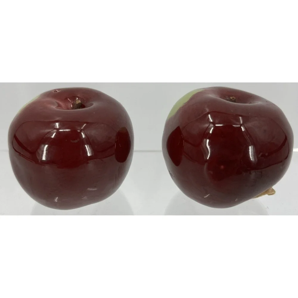 Red Apple Ceramic‎ Salt & Pepper Shakers 2.25